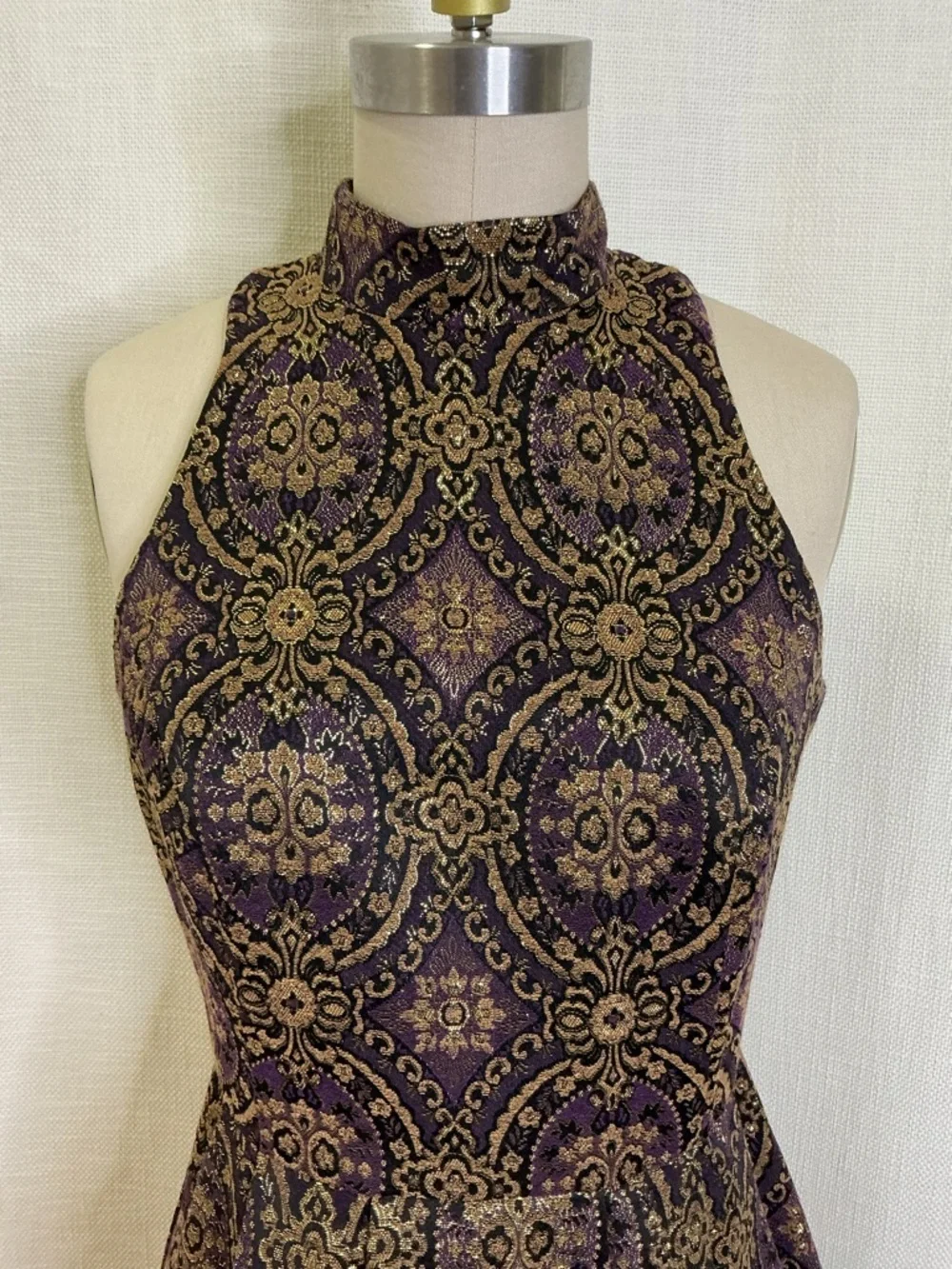 BB Dakota Brocade Fit & Flare Dress Size 4 Purple Gold Sleeveless Party A Line - Picture 2 of 9